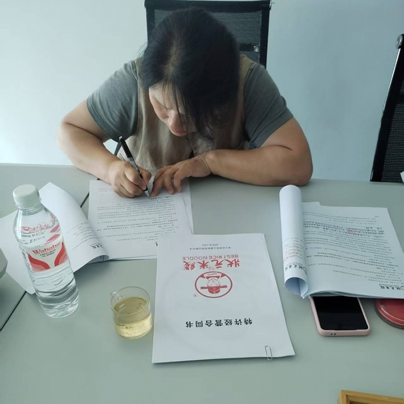  二店簽約成功！感謝您對狀元米線品牌價值和市場影響力的認(rèn)可！ #狀元米線 #米線加盟 